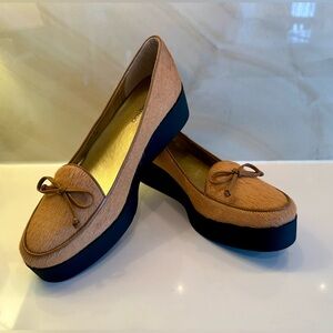 Bernardo Antwerp Platform Loafers 7 Tan Pony Hair Patent Trim Made in Brazil